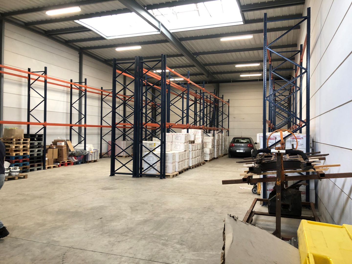 entrepôt de 294m², Chambly (Oise)