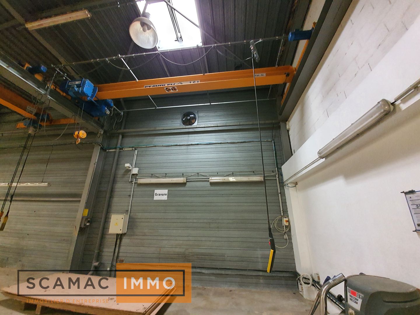 local d'activités de 972m², Montereau-faut-Yonne (Seine-et-Marne)