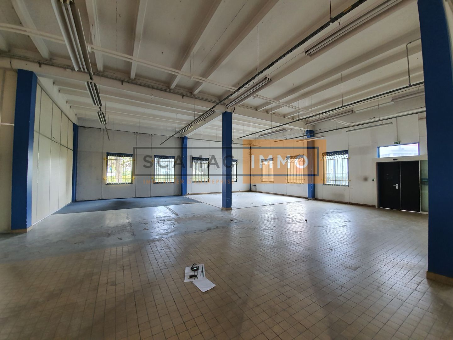 local d'activités de 497m², Villebon-sur-Yvette (Essonne)
