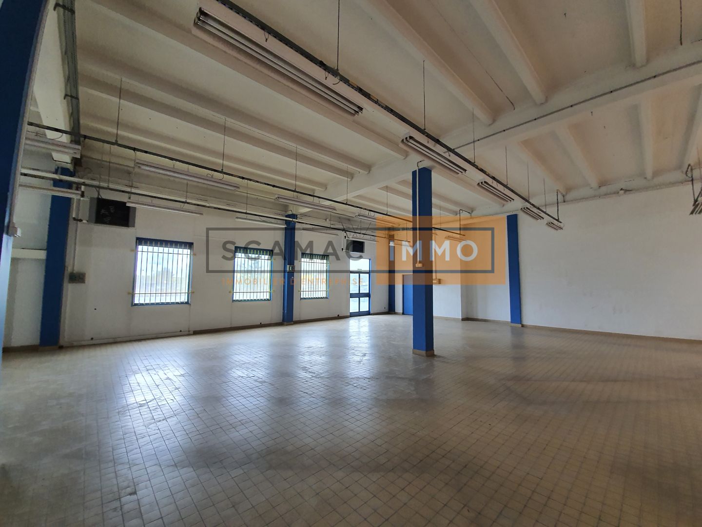 local d'activités de 497m², Villebon-sur-Yvette (Essonne)