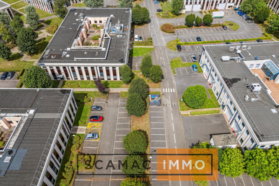 bureau de 821m², Villebon-sur-Yvette (Essonne)