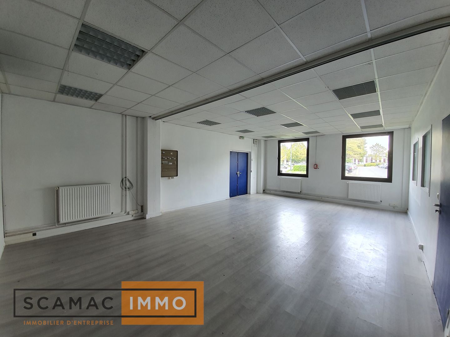 locaux mixtes de 1 260m², Villebon-sur-Yvette (Essonne)