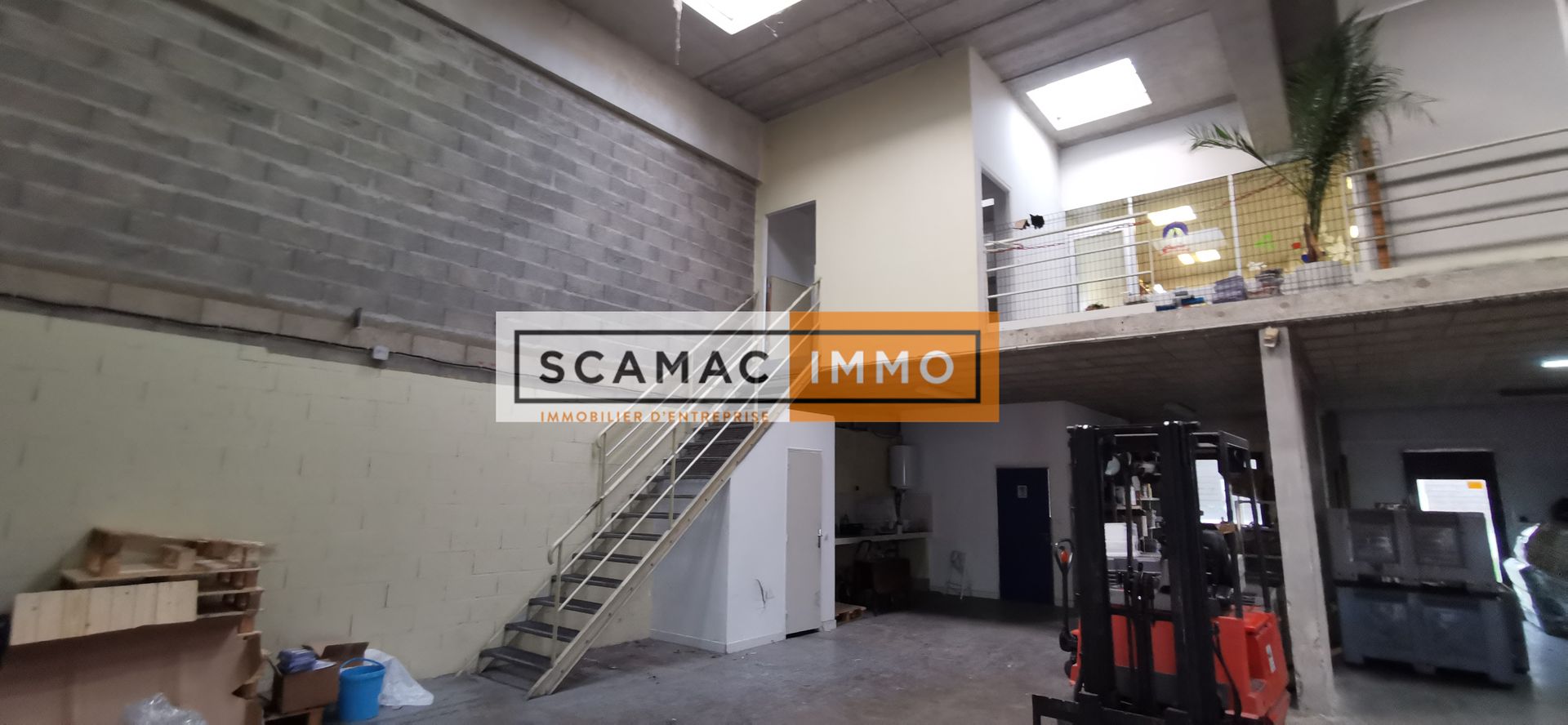 local d'activités de 1 030m², Vitry-sur-Seine (Val-de-Marne)