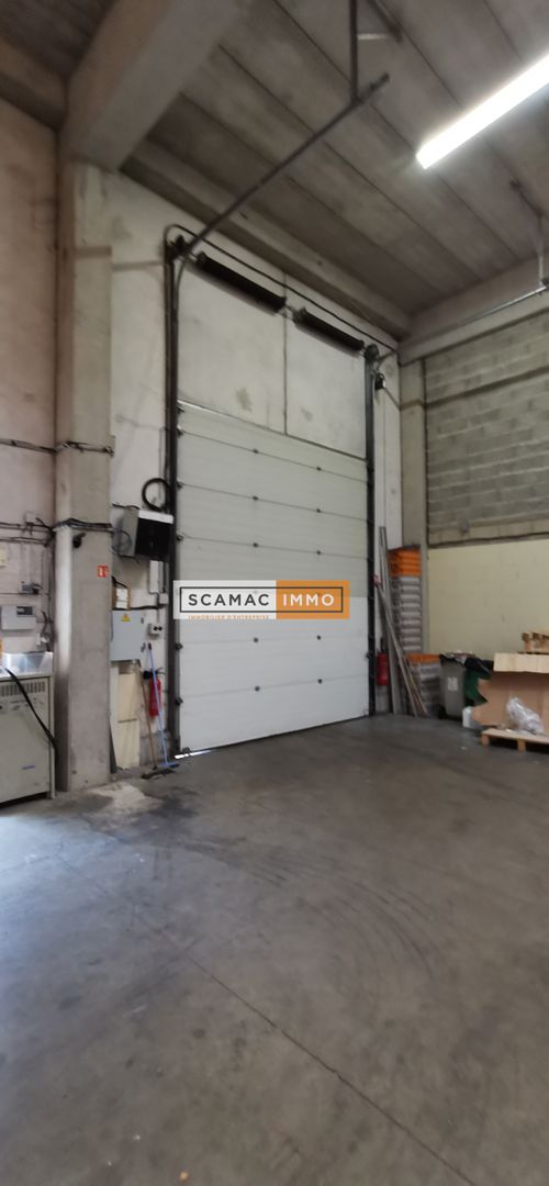 local d'activités de 720m², Vitry-sur-Seine (Val-de-Marne)