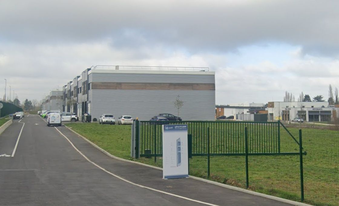 local d'activités de 4&nbsp;684m², Plaisir (Yvelines)