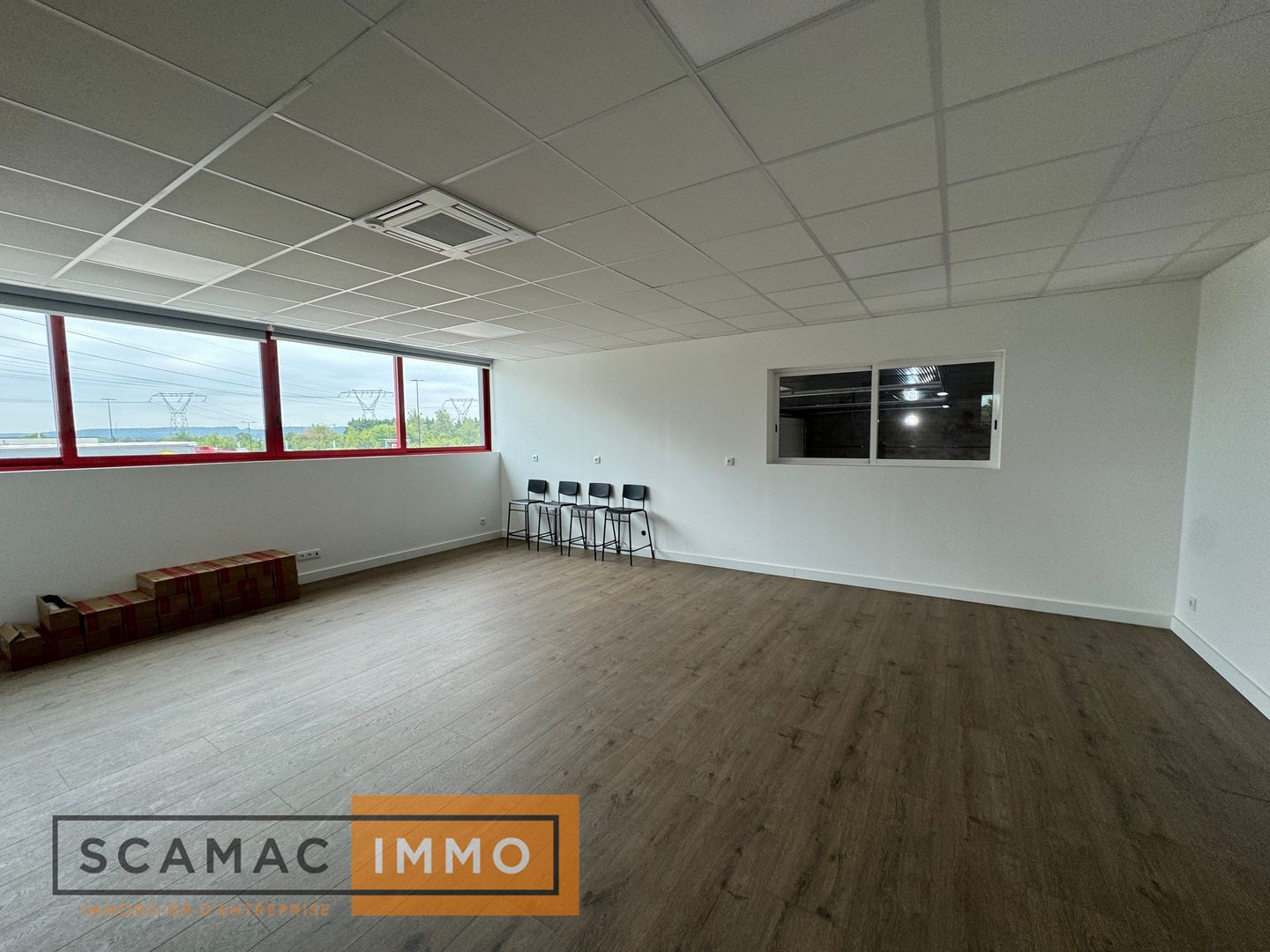 local d'activités de 300m², Saint-Germain-lès-Arpajon (Essonne)