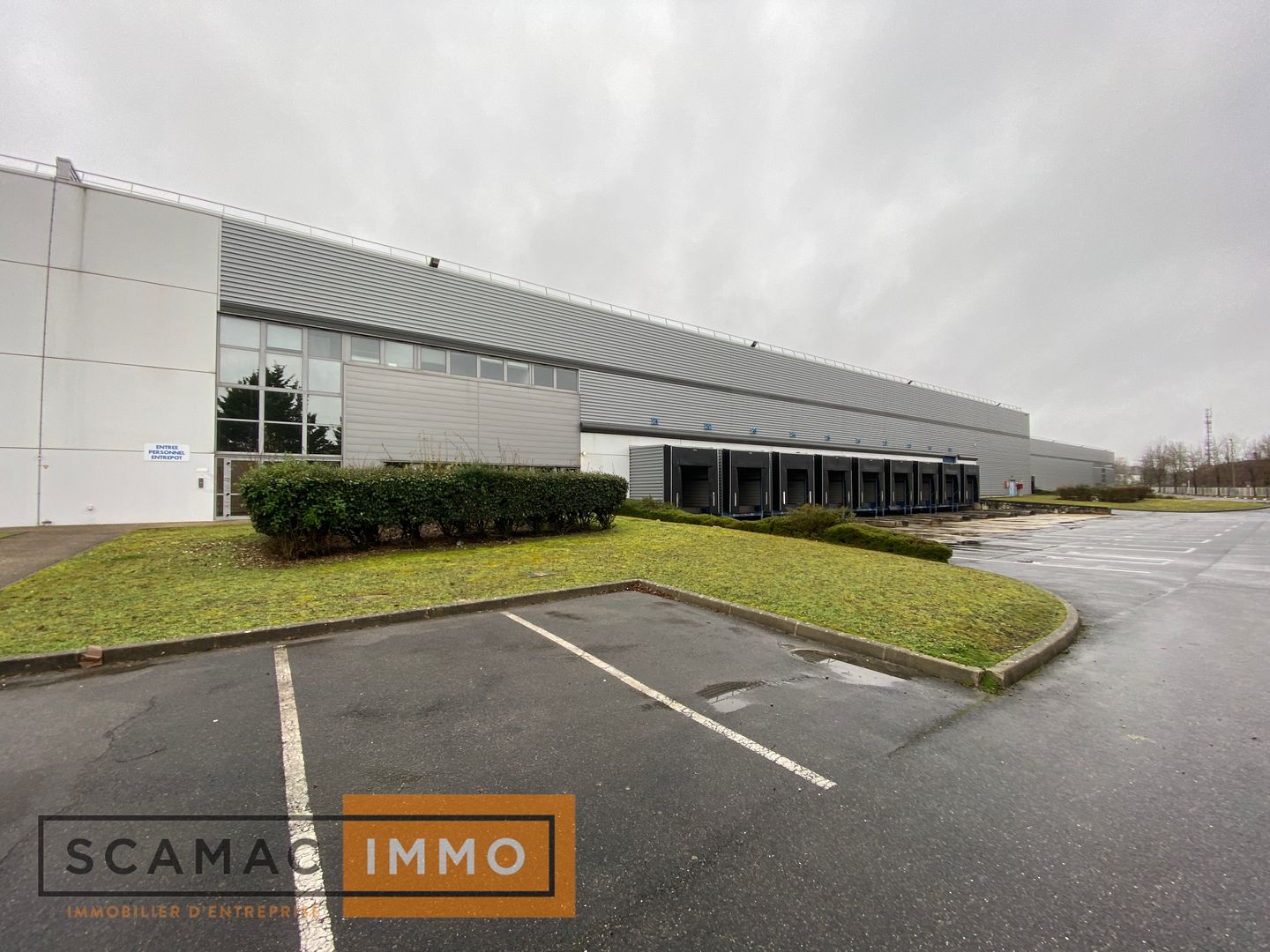 entrepôt de 10 997m², Moissy-Cramayel (Seine-et-Marne)