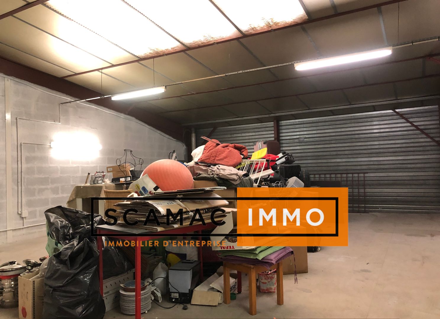 local d'activités de 140m², Stains (Seine-Saint-Denis)