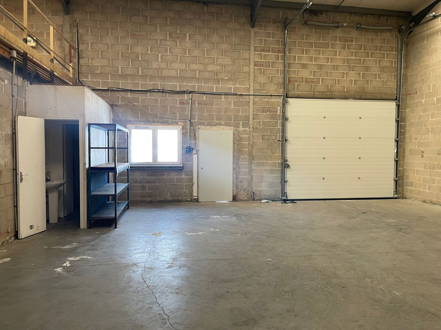 local d'activités de 240m², Stains (Seine-Saint-Denis)