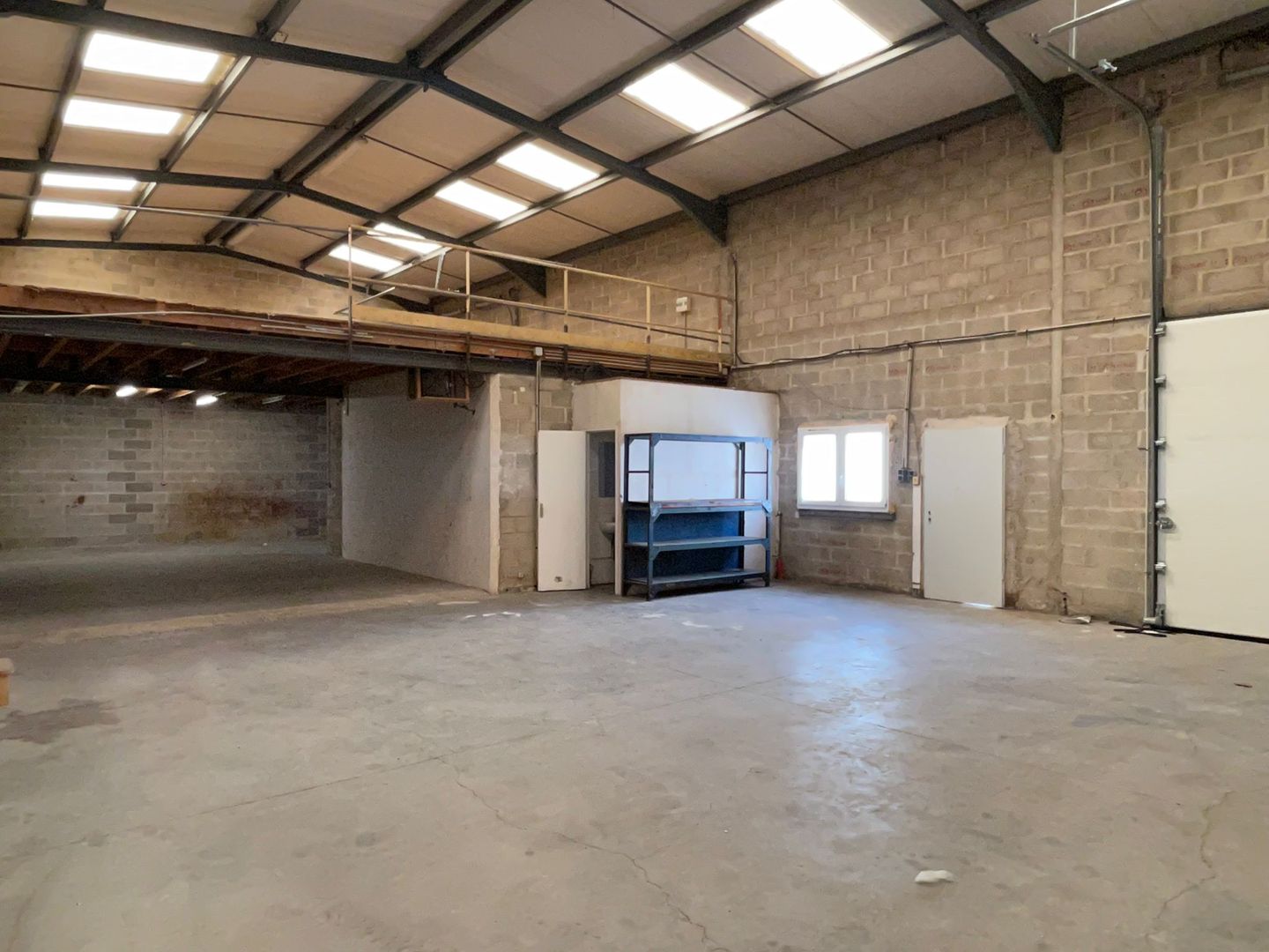 local d'activités de 240m², Stains (Seine-Saint-Denis)