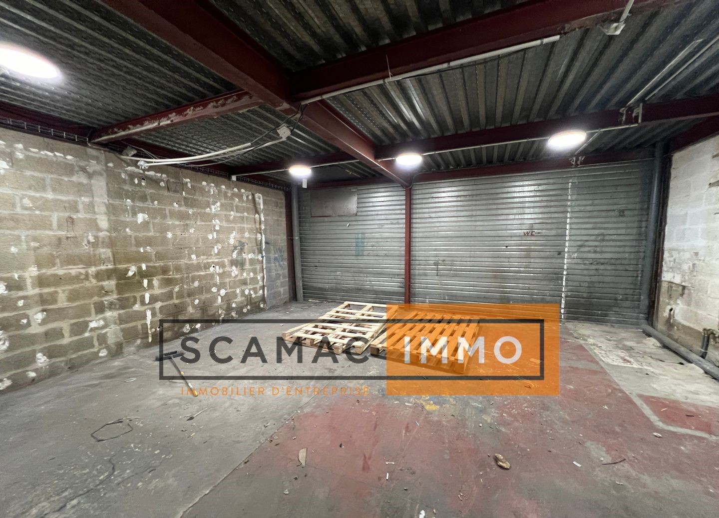 local d'activités de 350m², Stains (Seine-Saint-Denis)