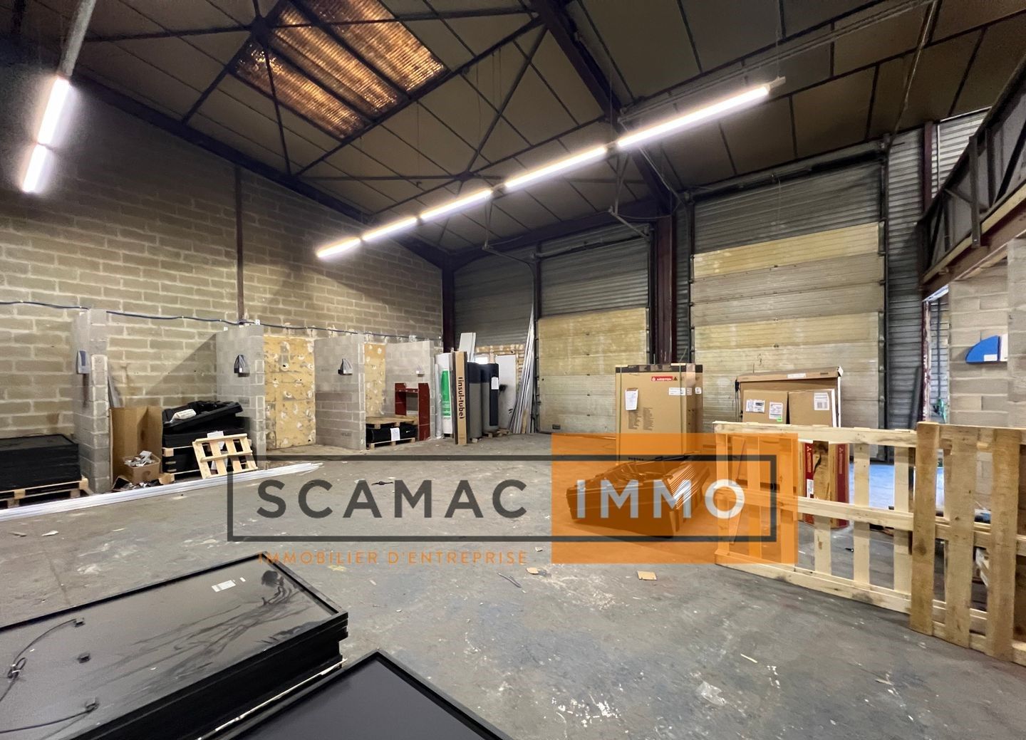local d'activités de 350m², Stains (Seine-Saint-Denis)