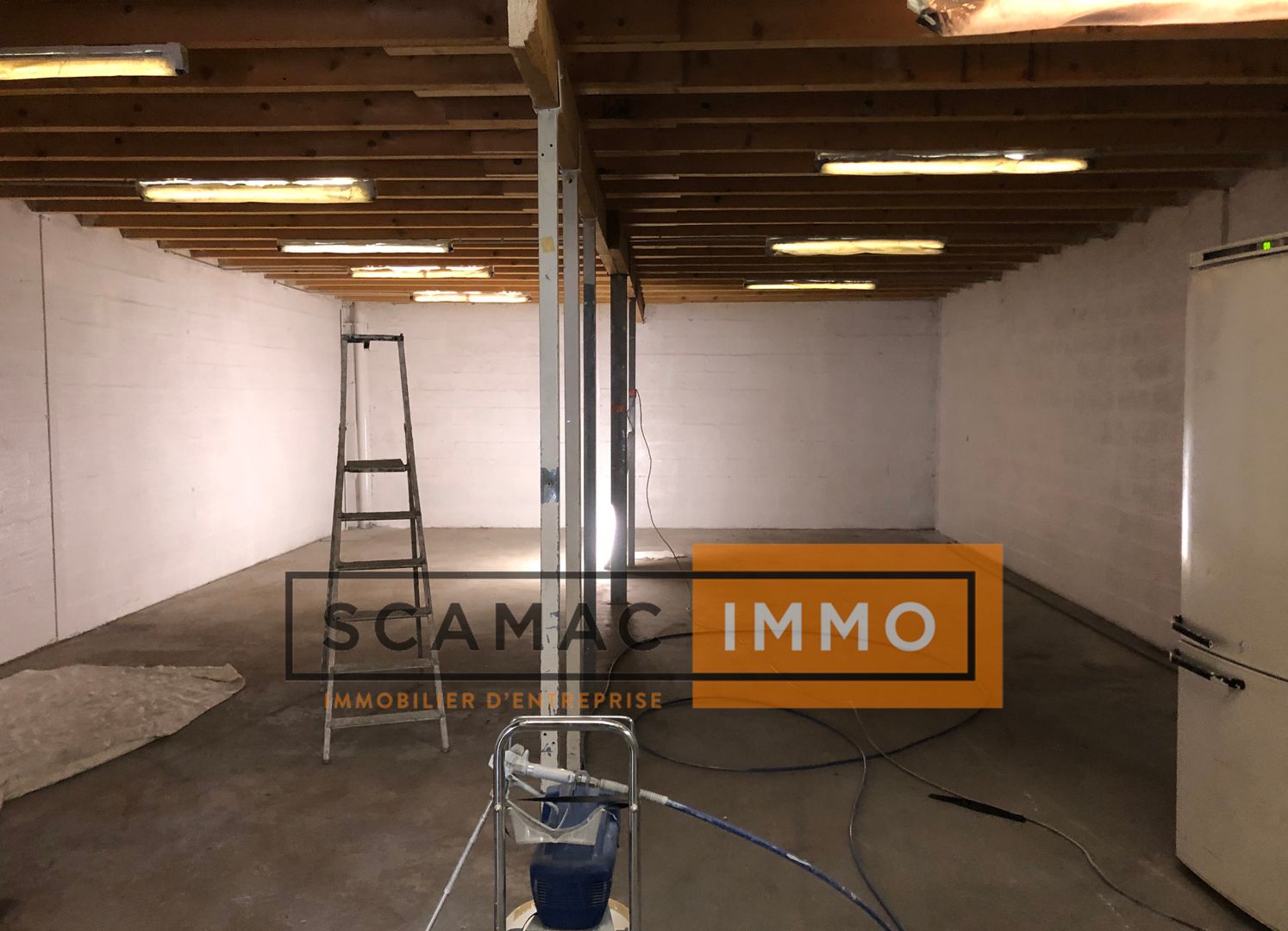 local d'activités de 250m², Stains (Seine-Saint-Denis)