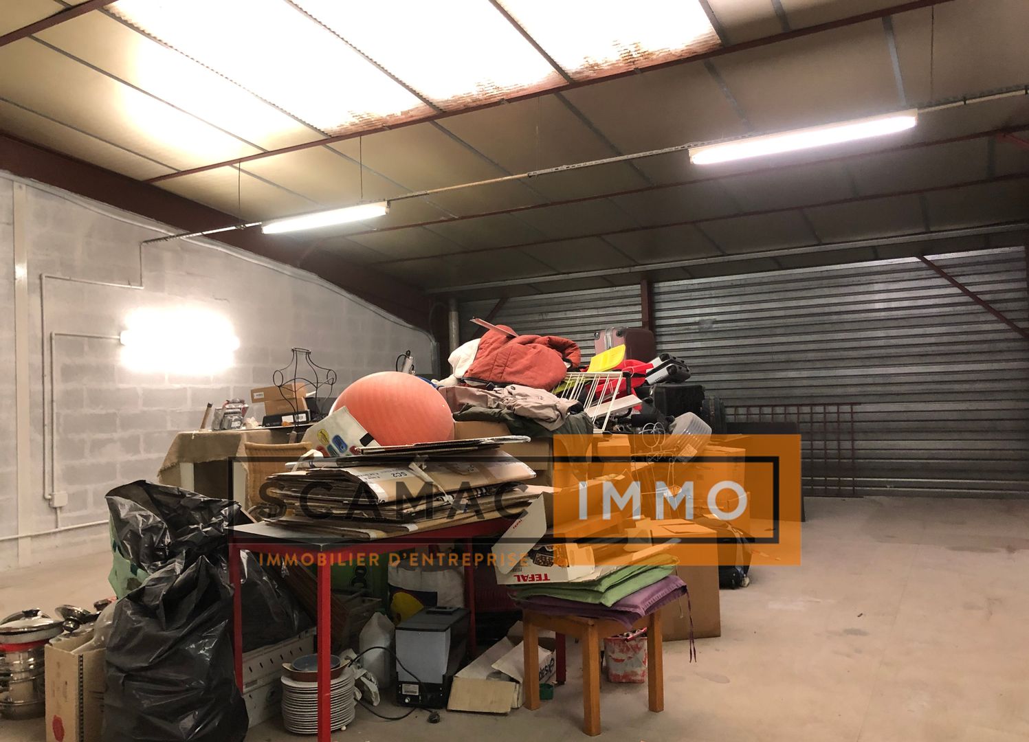 local d'activités de 250m², Stains (Seine-Saint-Denis)