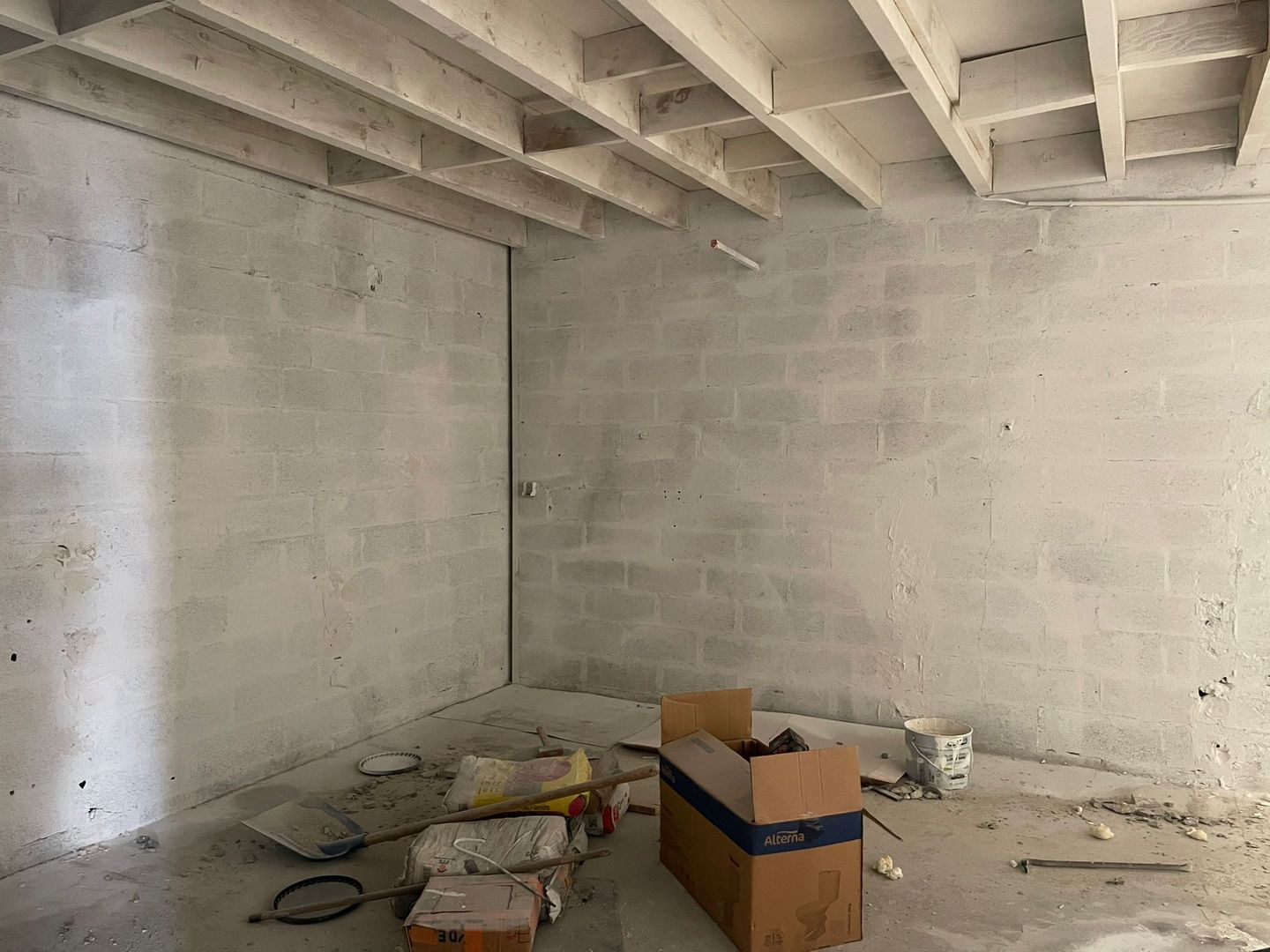 local d'activités de 170m², Stains (Seine-Saint-Denis)