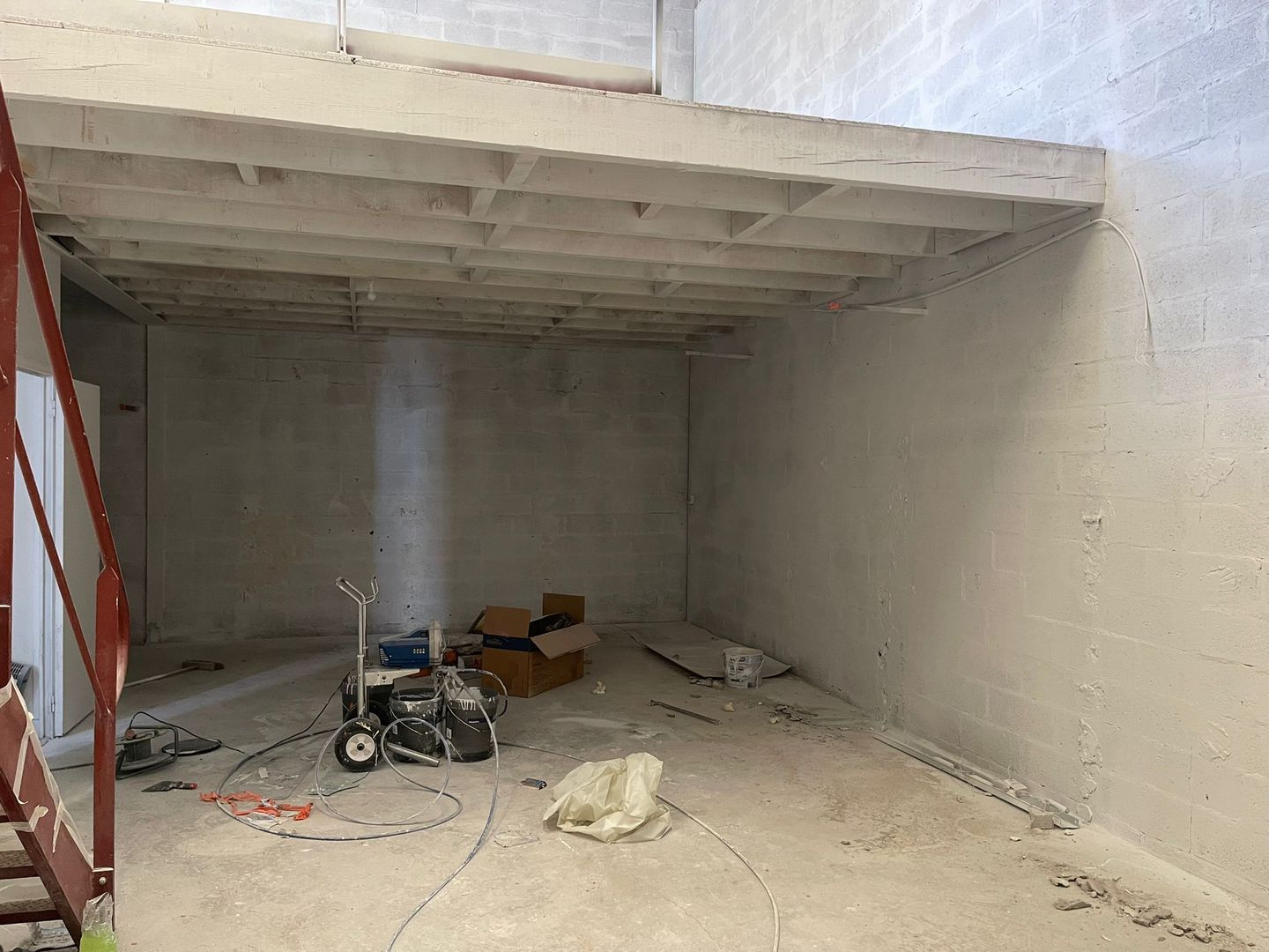 local d'activités de 170m², Stains (Seine-Saint-Denis)