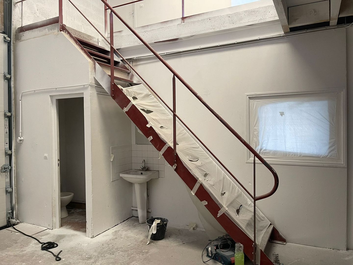 local d'activités de 170m², Stains (Seine-Saint-Denis)