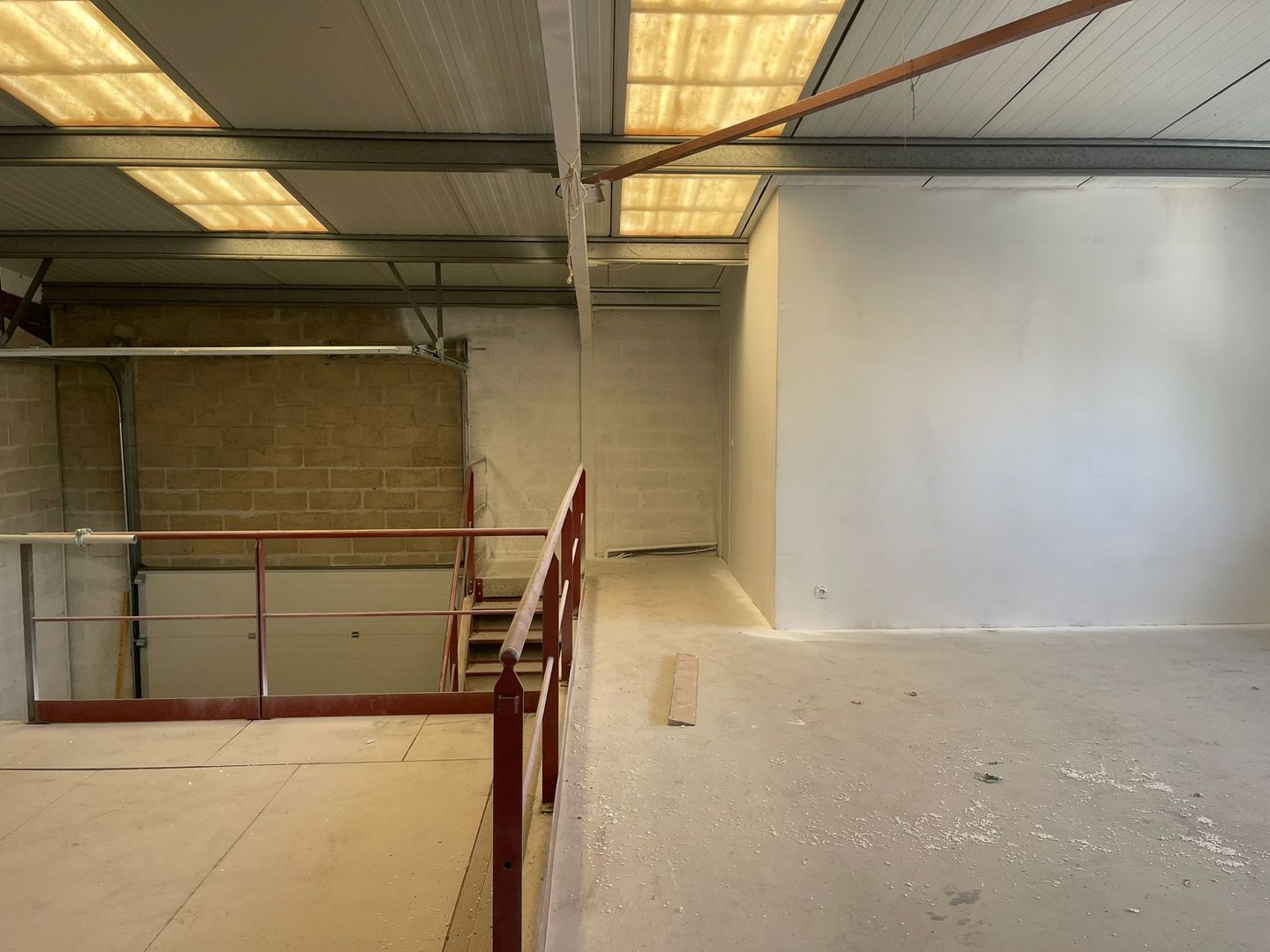 local d'activités de 170m², Stains (Seine-Saint-Denis)