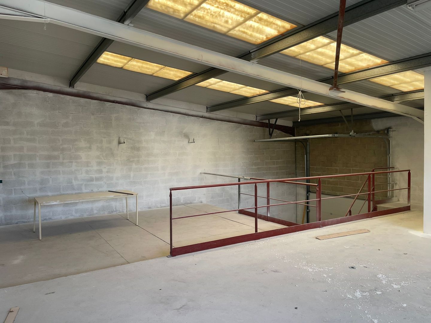 local d'activités de 170m², Stains (Seine-Saint-Denis)