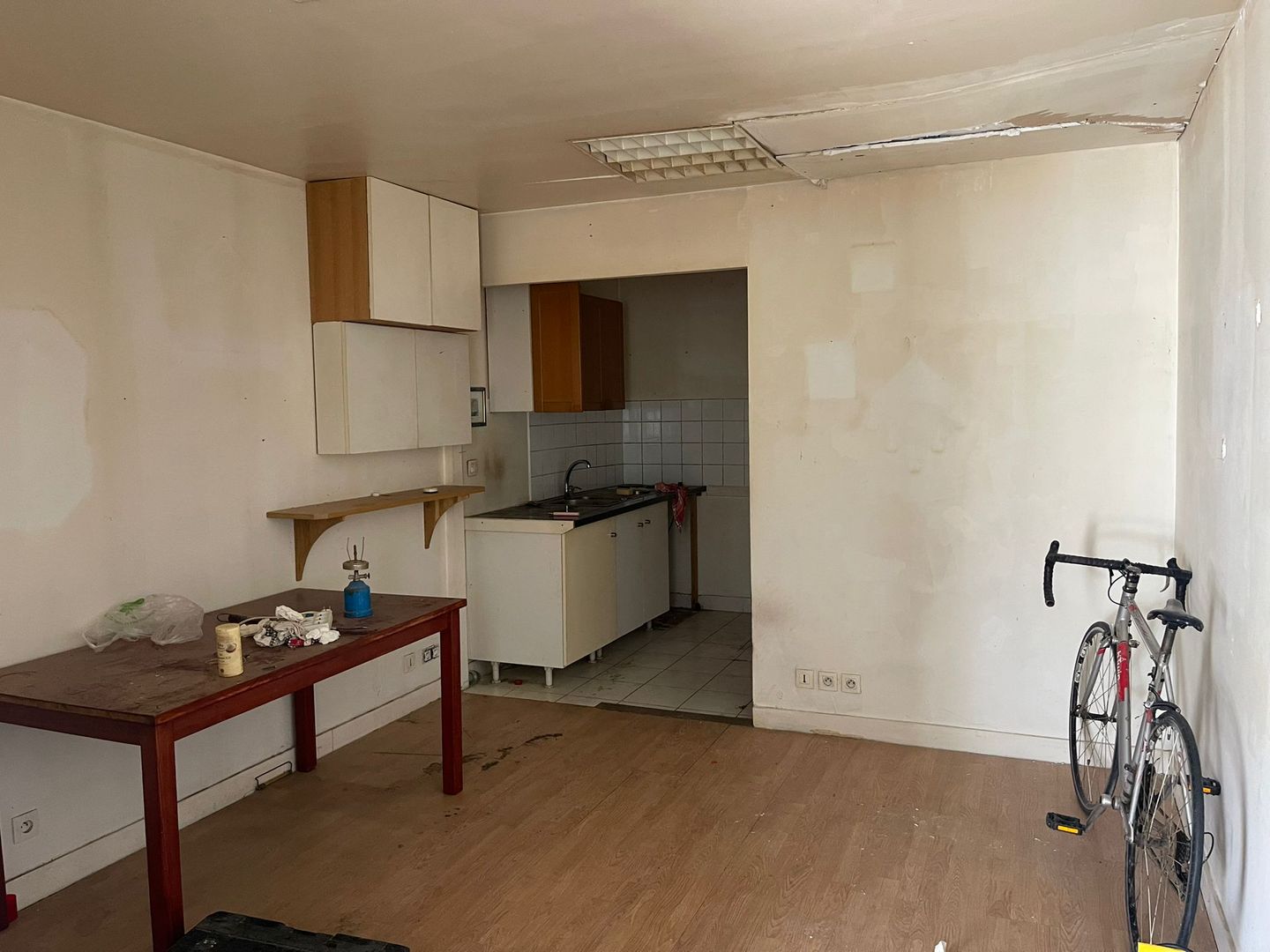 local d'activités de 140m², Stains (Seine-Saint-Denis)