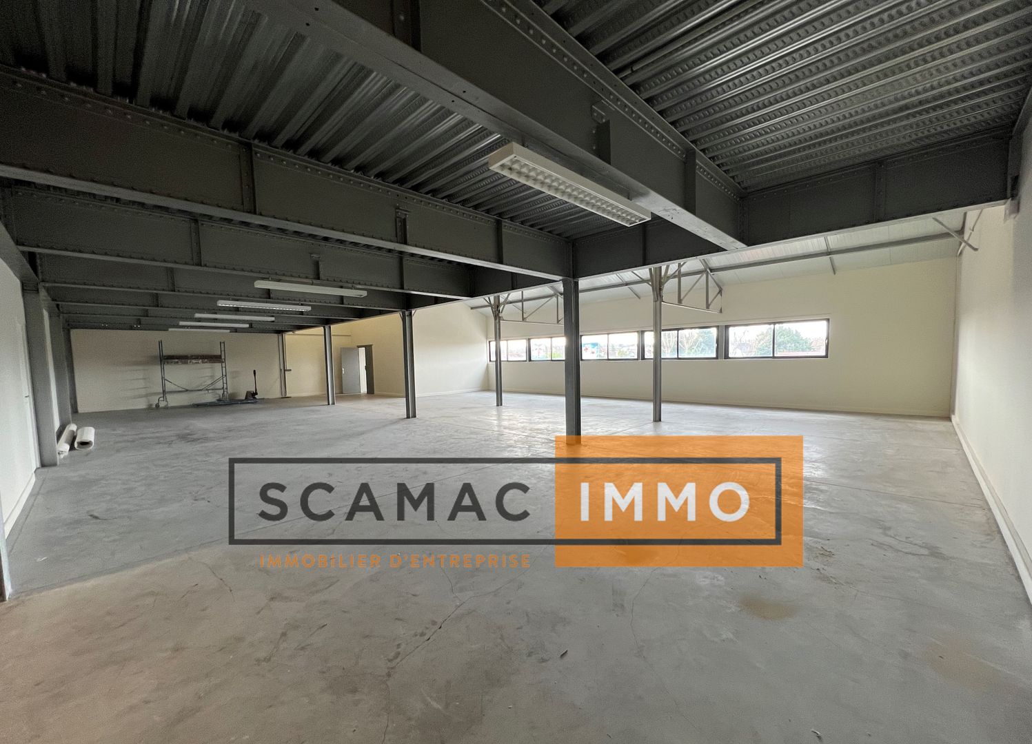 local d'activités de 411m², Bondy (Seine-Saint-Denis)