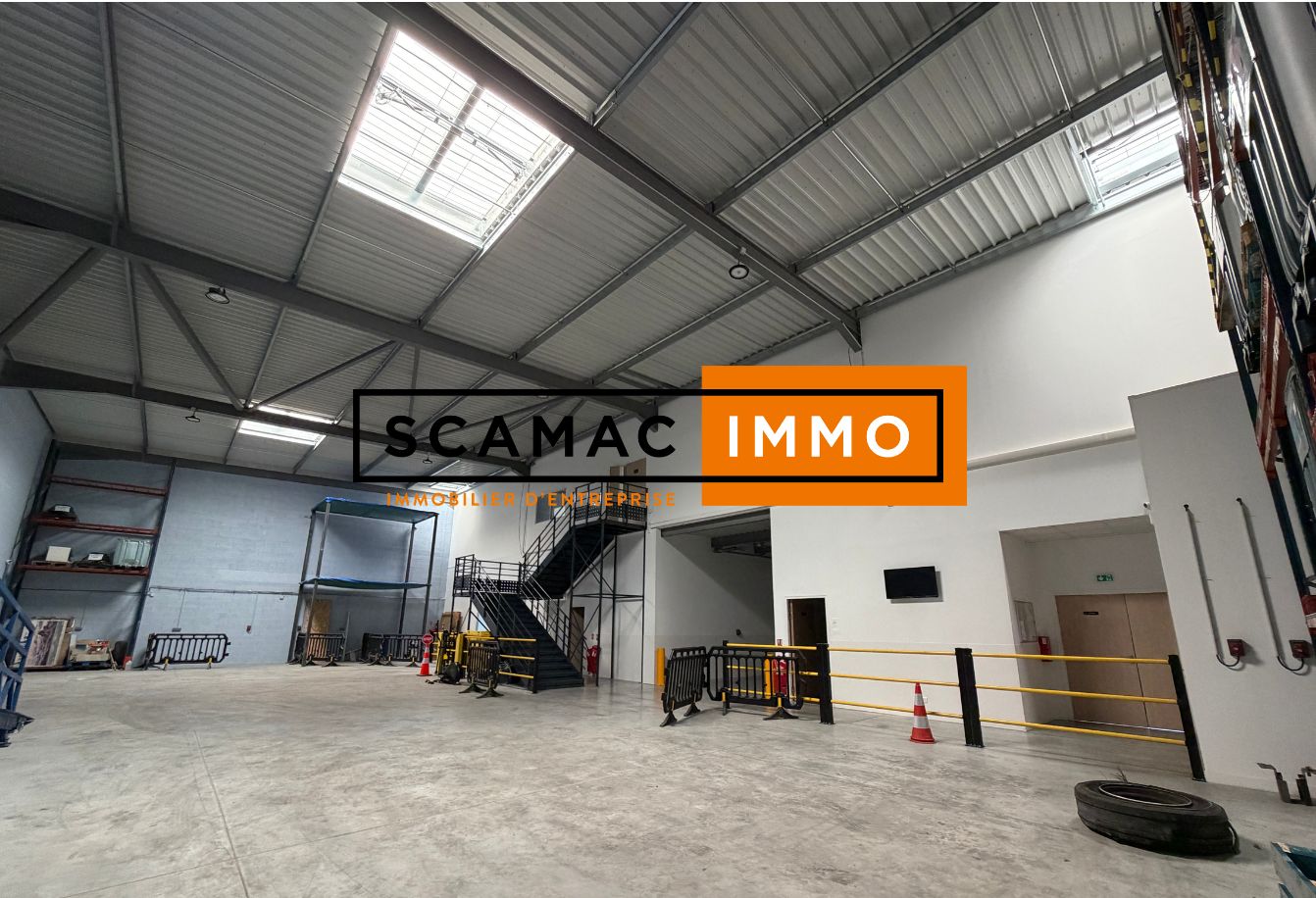 local d'activités de 734m², Aulnay-sous-Bois (Seine-Saint-Denis)