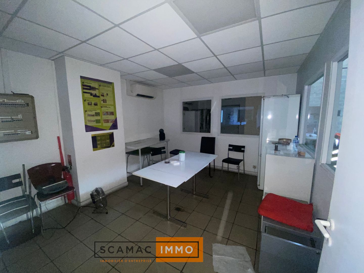 local d'activités de 446m², Vitrolles (Bouches-du-Rhône)