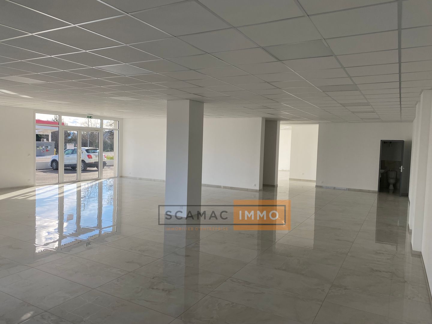 local d'activités de 98m², Solliès-Pont (Var)