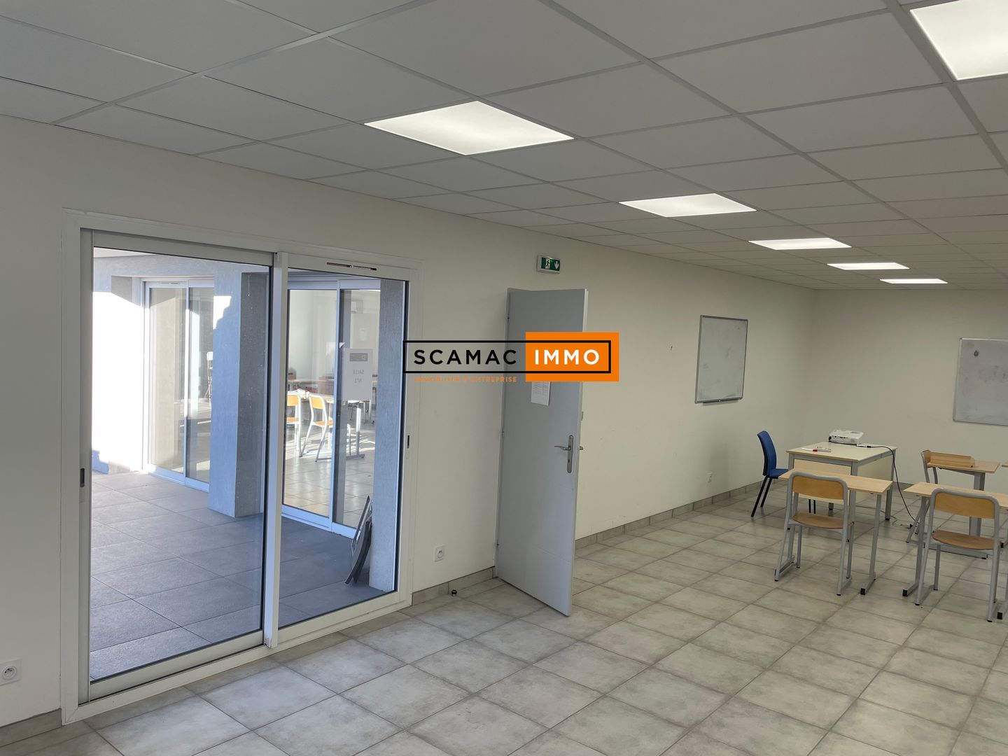 local d'activités de 126m², Solliès-Pont (Var)