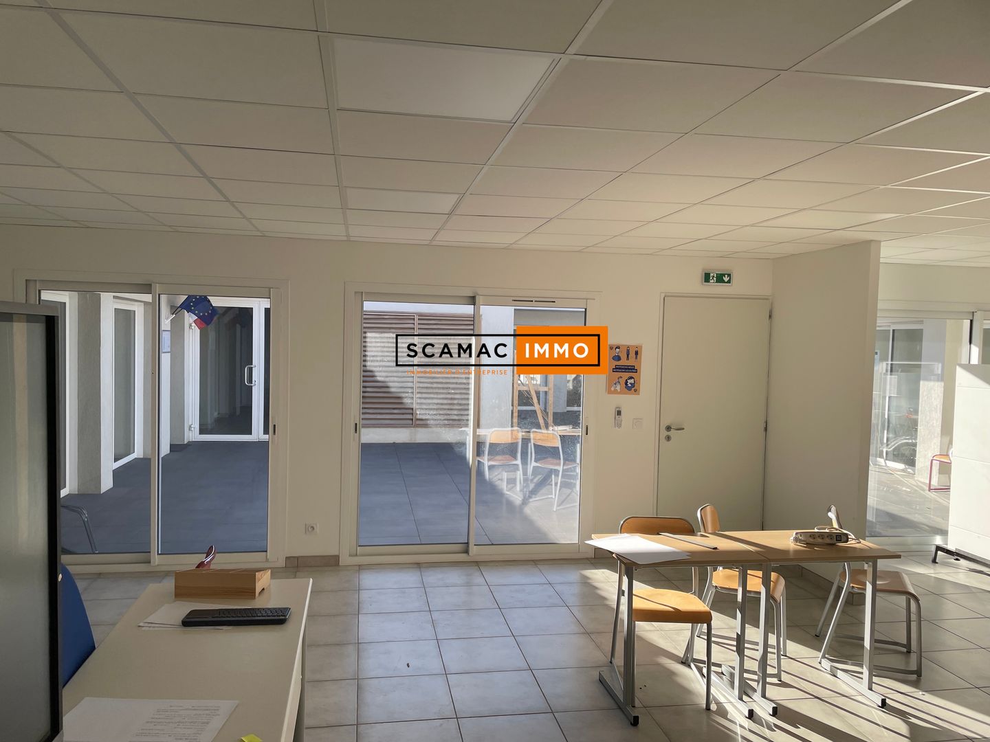 local d'activités de 486m², Solliès-Pont (Var)