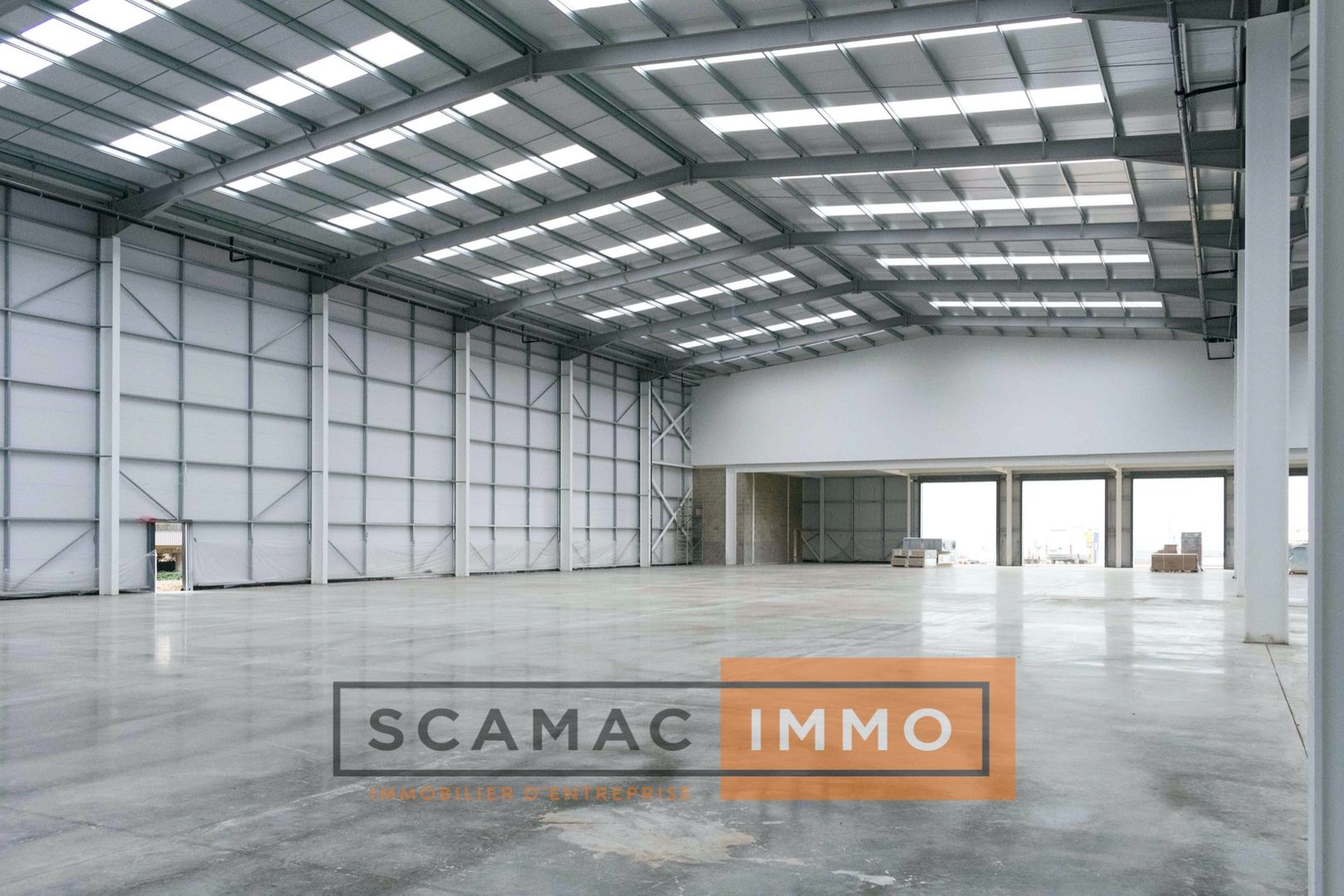 local d'activités de 605m², Marseille 14 (Bouches-du-Rhône)