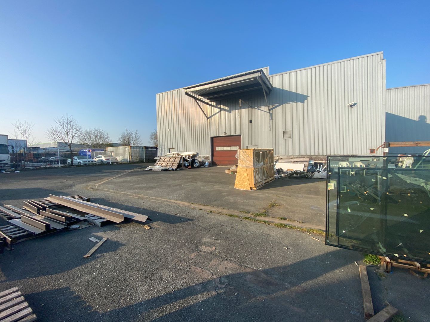 local d'activités de 1 428m², Lisses (Essonne)