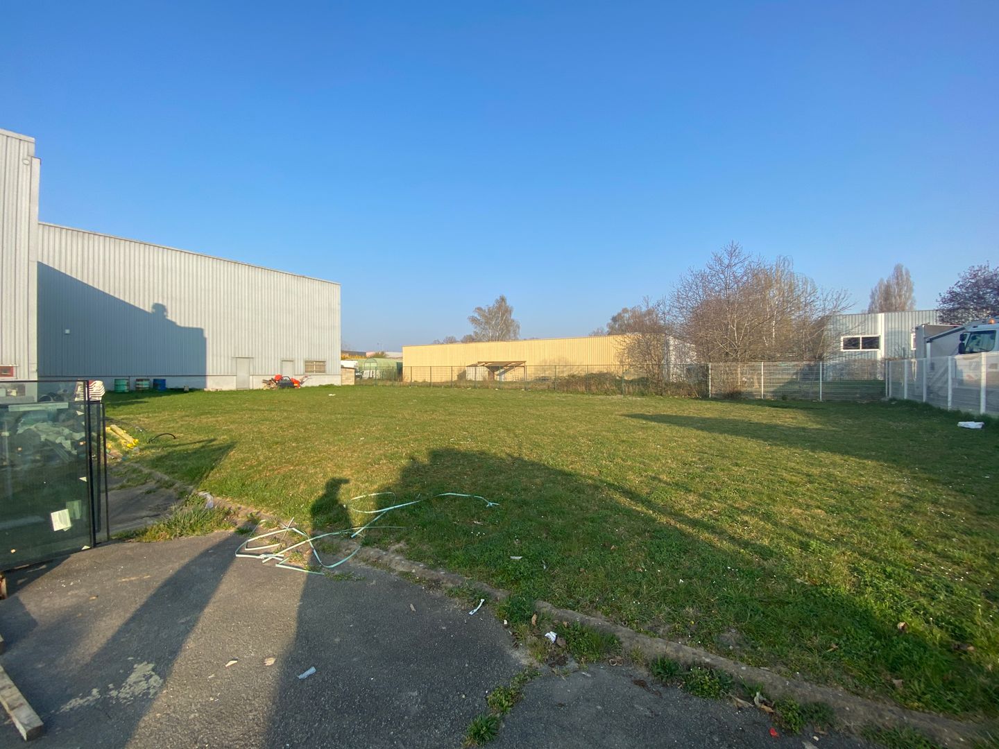 local d'activités de 1 428m², Lisses (Essonne)