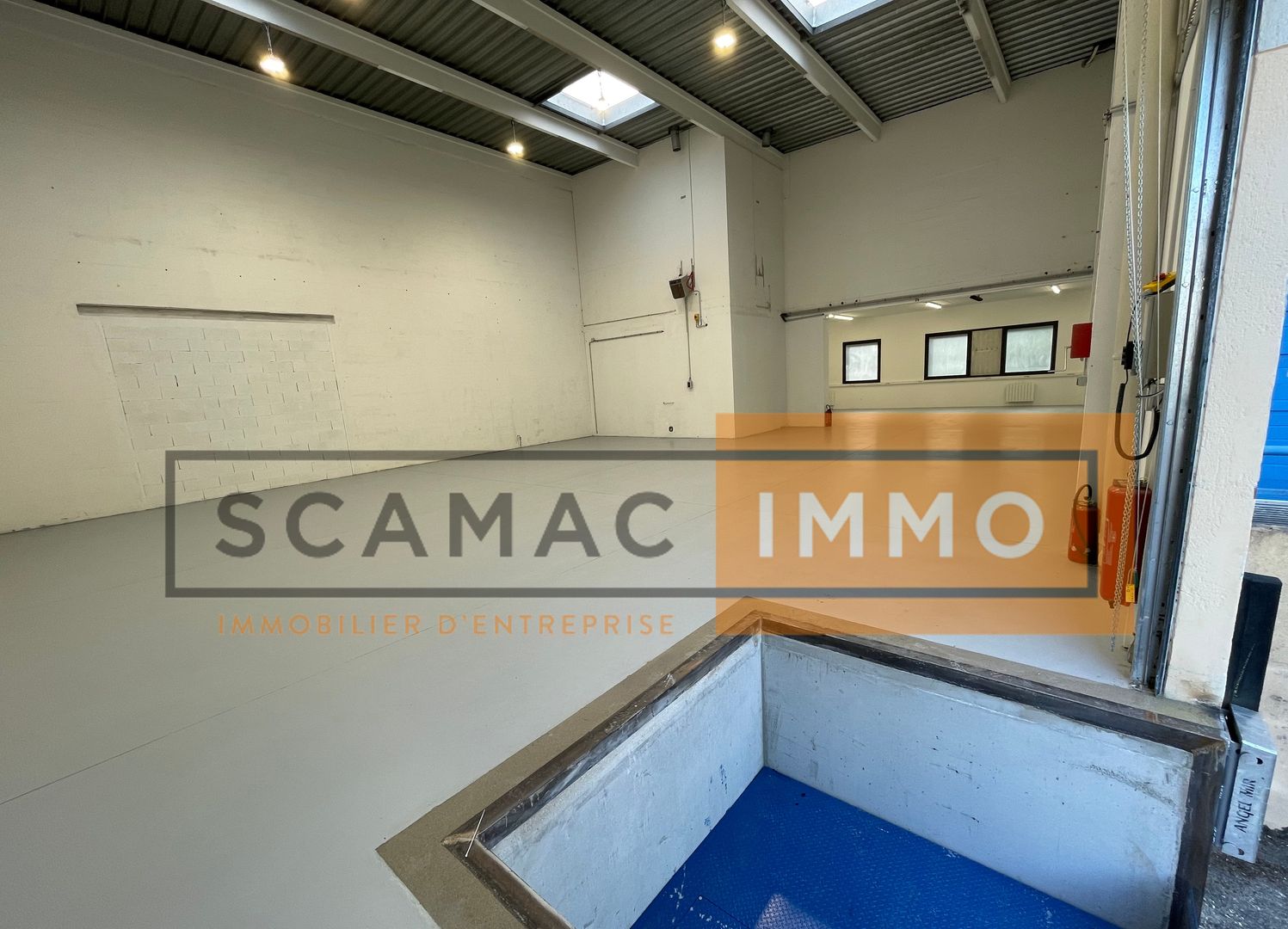 local d'activités de 518m², Champs-Sur-Marne (Seine-et-Marne)
