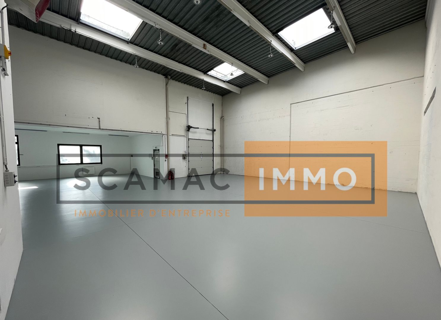 local d'activités de 518m², Champs-Sur-Marne (Seine-et-Marne)