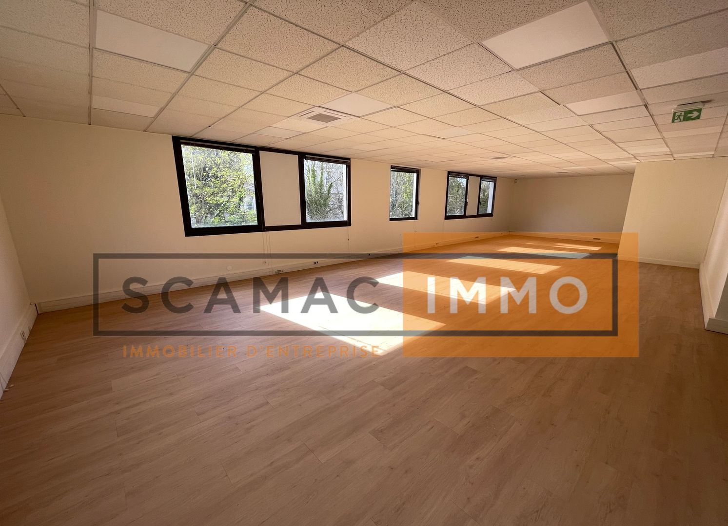 local d'activités de 518m², Champs-Sur-Marne (Seine-et-Marne)