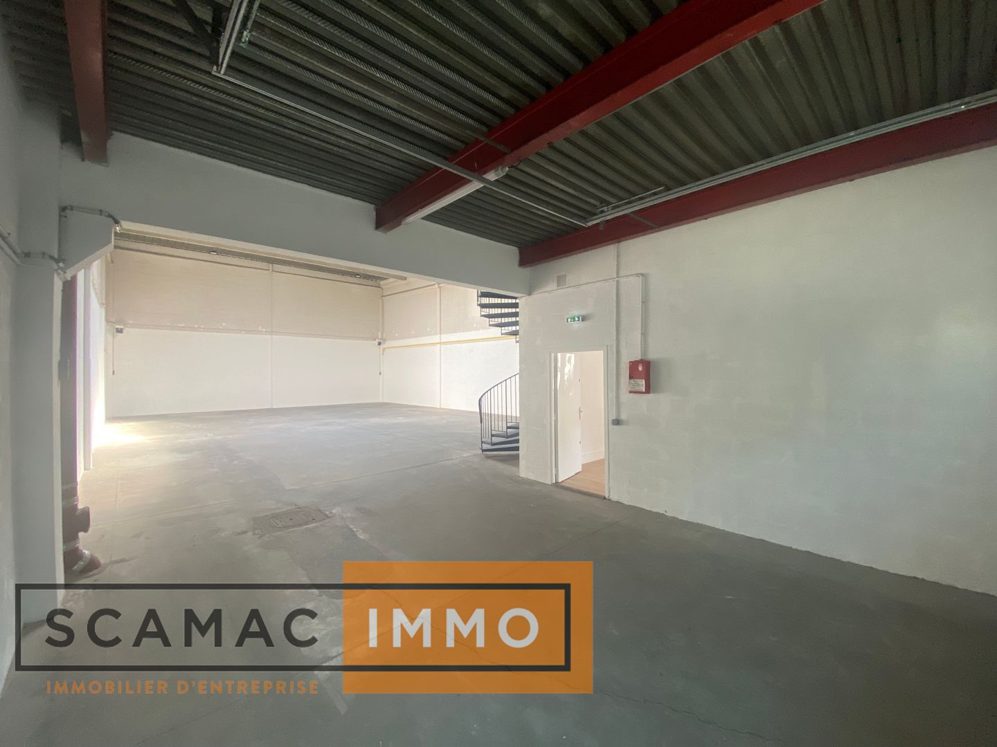 local d'activités de 352m², Les Ulis (Essonne)