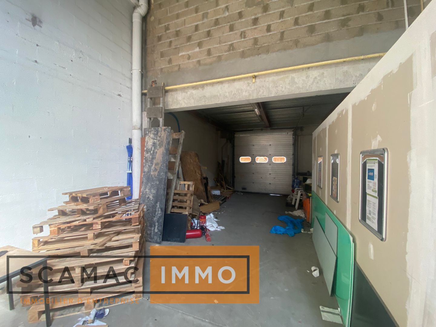local d'activités de 352m², Les Ulis (Essonne)