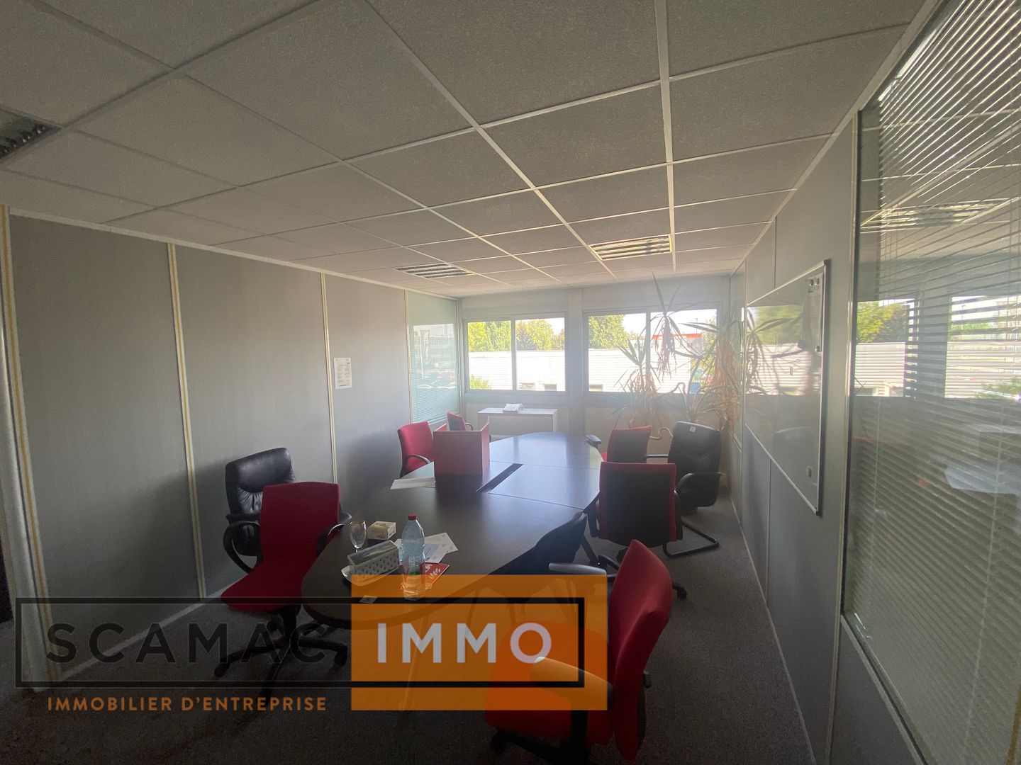 local d'activités de 352m², Les Ulis (Essonne)
