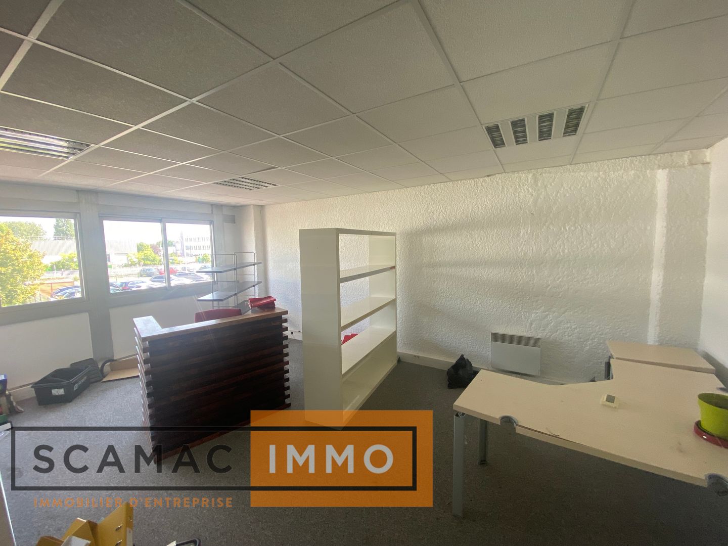 local d'activités de 352m², Les Ulis (Essonne)