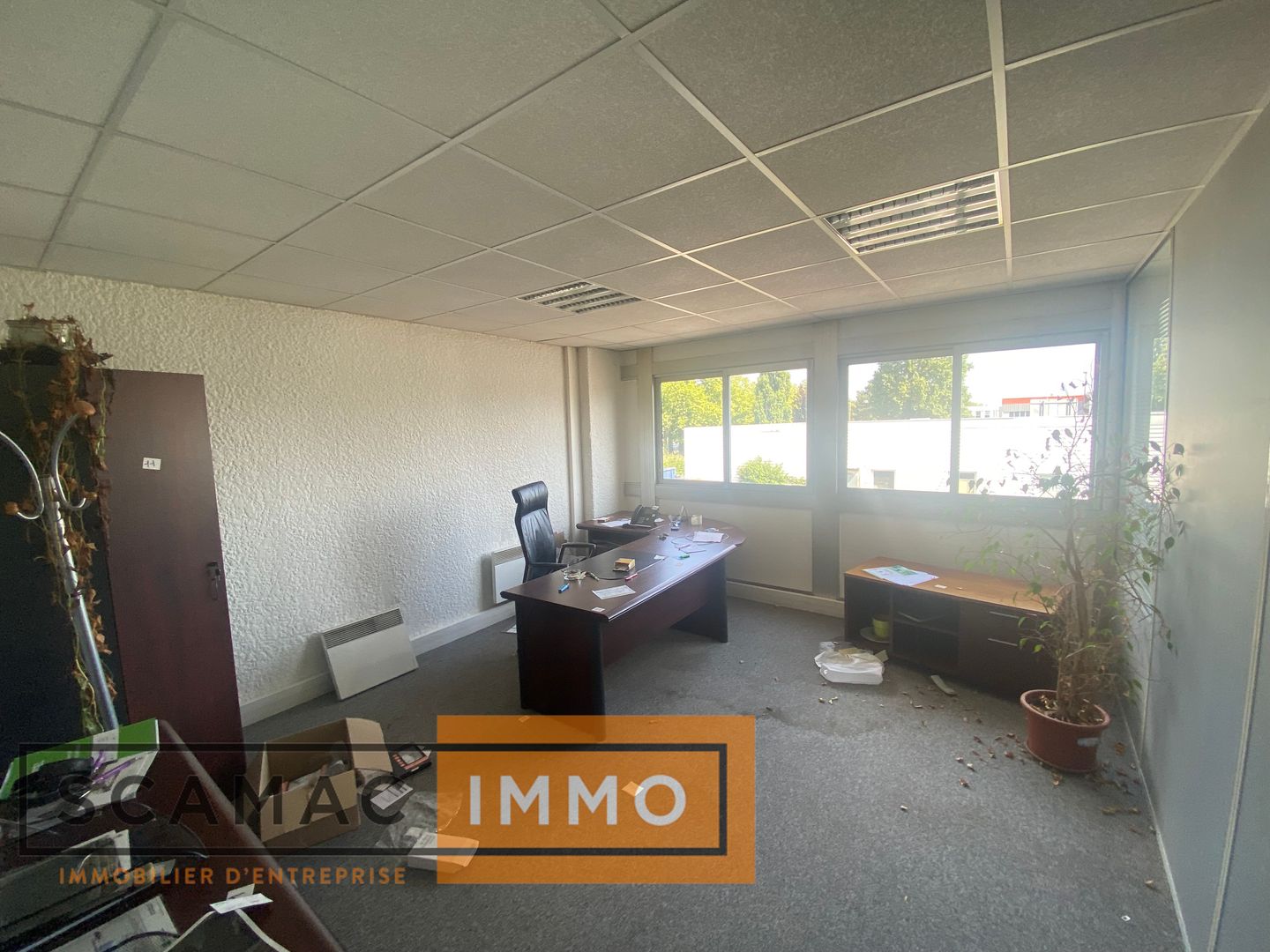local d'activités de 352m², Les Ulis (Essonne)