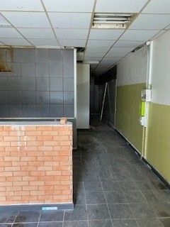 locaux mixtes de 220m², Les Ulis (Essonne)