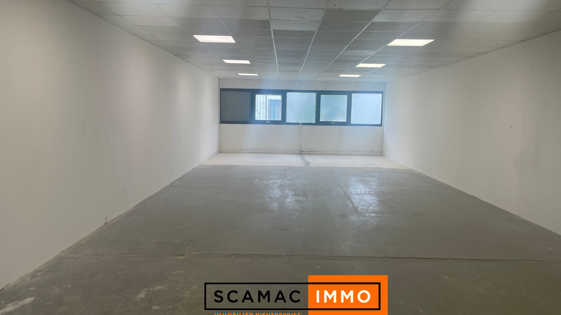 locaux mixtes de 160m², Les Ulis (Essonne)