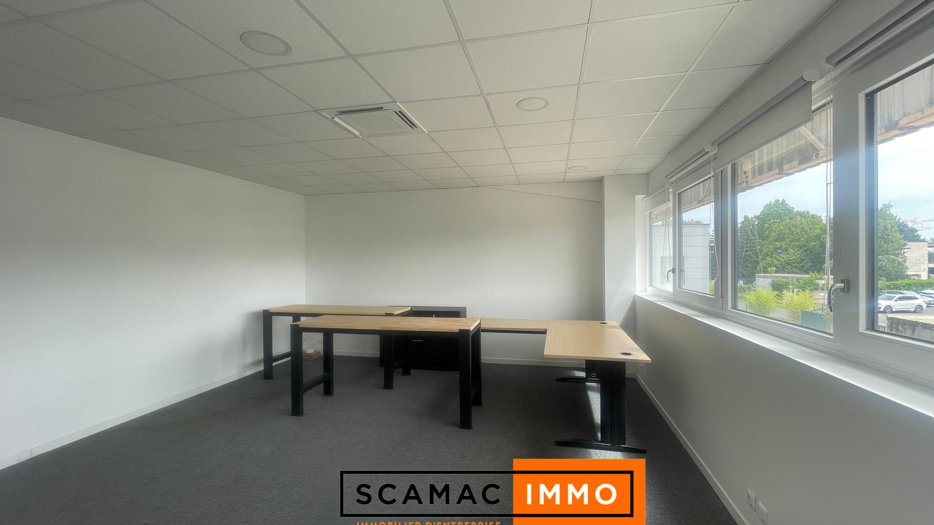 locaux mixtes de 160m², Les Ulis (Essonne)