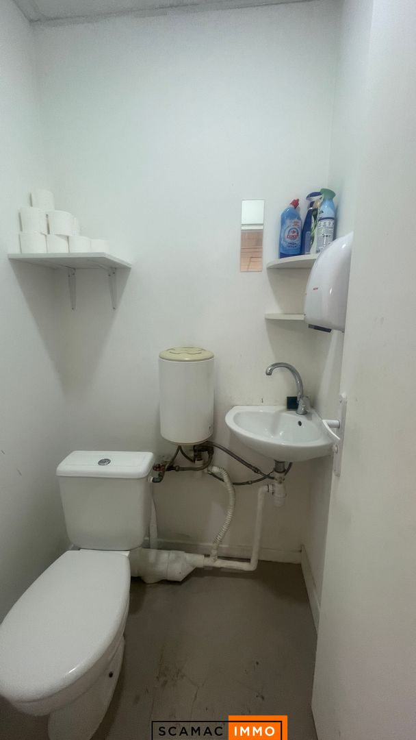 locaux mixtes de 160m², Les Ulis (Essonne)