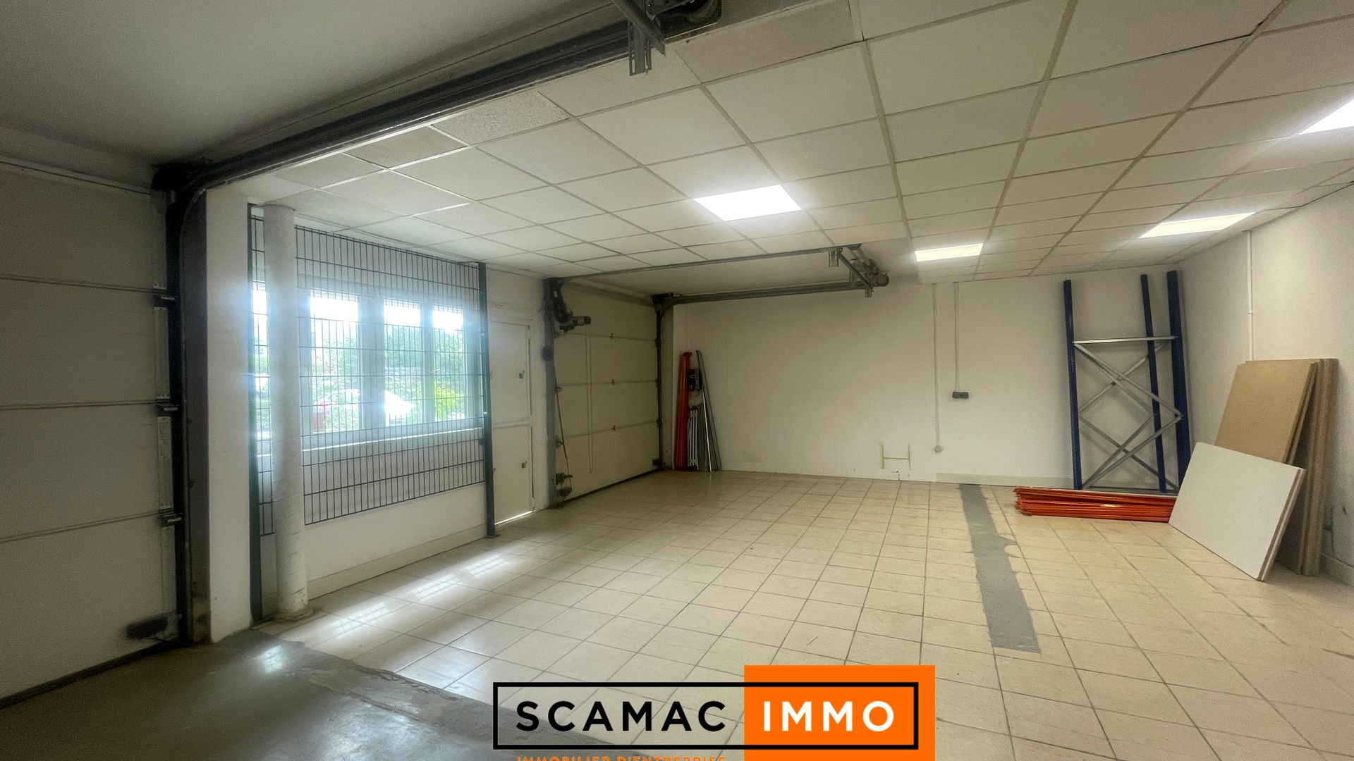 locaux mixtes de 160m², Les Ulis (Essonne)