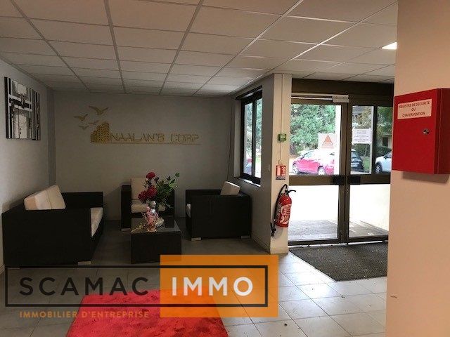 bureau de 390m², Gometz-la-Ville (Essonne)
