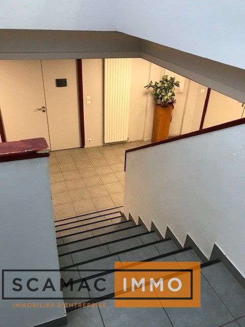 bureau de 390m², Gometz-la-Ville (Essonne)