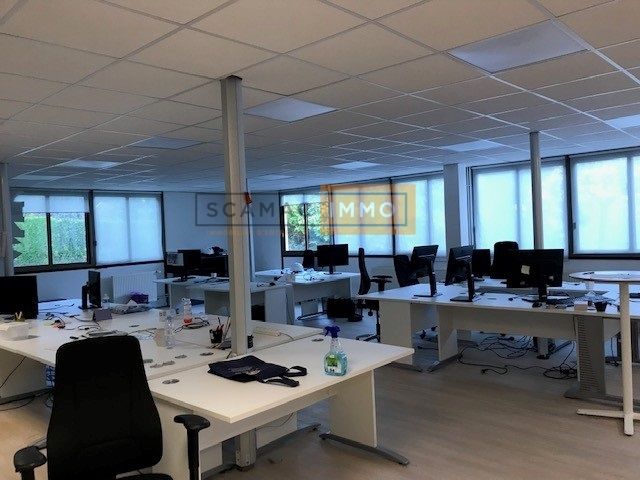 bureau de 390m², Gometz-la-Ville (Essonne)