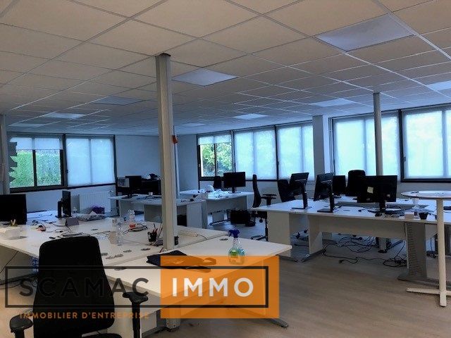bureau de 390m², Gometz-la-Ville (Essonne)